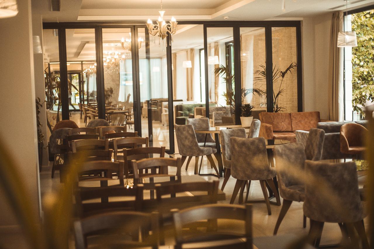 Hotel Turizem Shkelzeni Bajram Curri Exterior photo