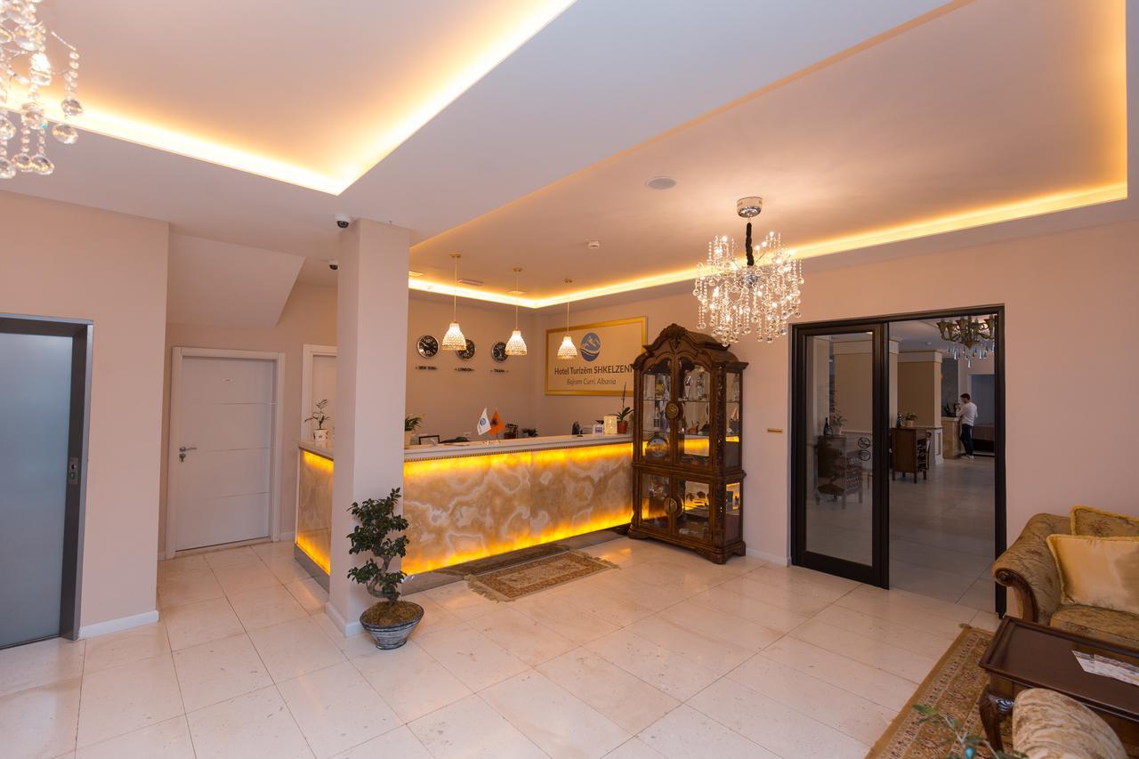 Hotel Turizem Shkelzeni Bajram Curri Exterior photo